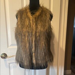 Stylish Faux Fur Vest - Tan